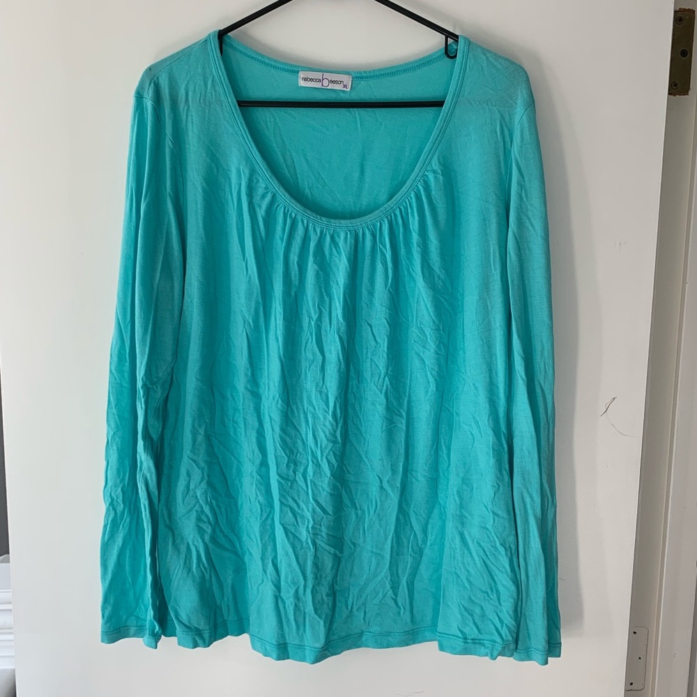 Scoop-Neck Long-Sleeved Top